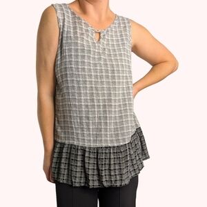 ⭐Antilia Femme Sleeveless Top with Contrast Ruffle Hem Size Large Grey/Black
